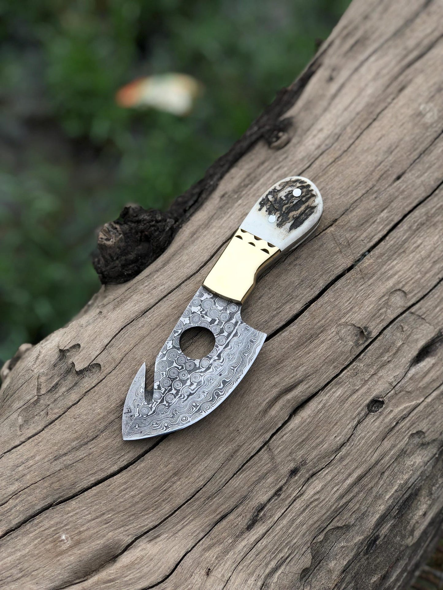 Damascus Guthook Skinning 7.5" Knife with Leather Sheath