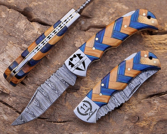 Custom Made Damascus Folding Pocket 6.5” knife Multicolor