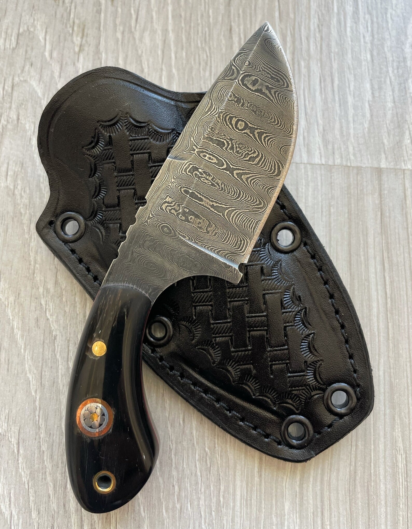 150 Layers Damascus Skinning Knife Cow Horn Handle