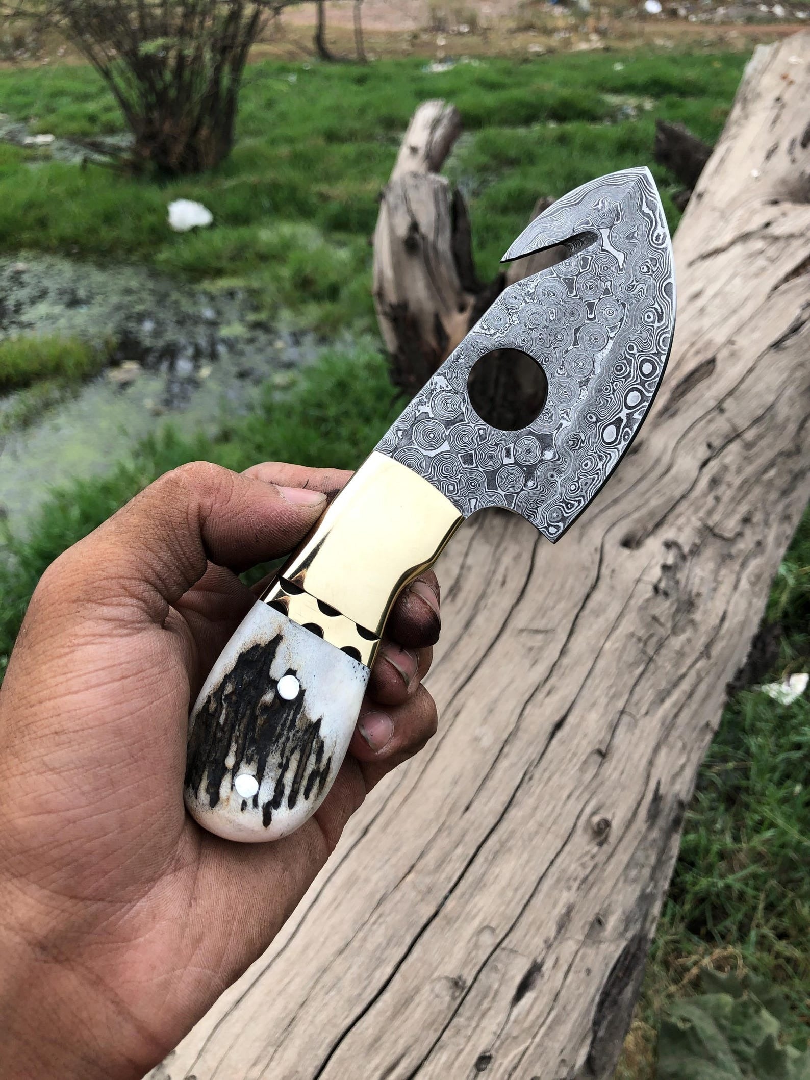 Damascus Guthook Skinning Knife with Leather Sheath