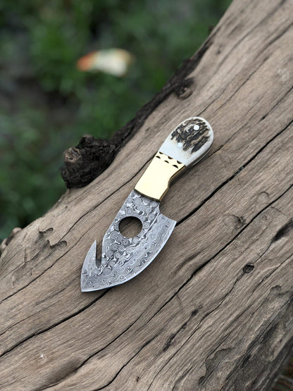 Damascus Guthook Skinning 7.5" Knife with Leather Sheath